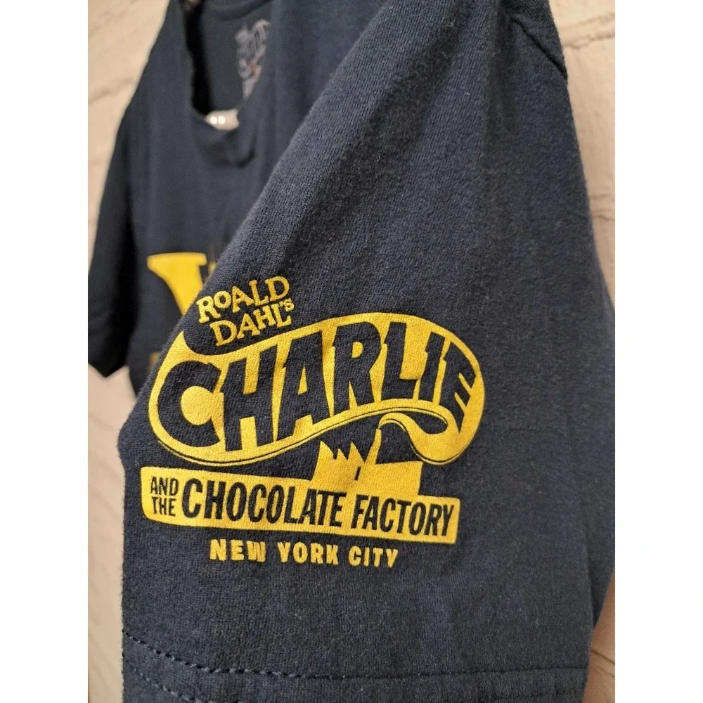Roald Dahls Charlie And The Chocolate Factory Unisex Skyline T‎ Shirt. Small